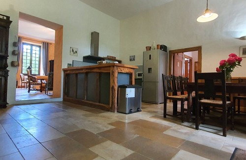 Domme Cabaña | Albergue Dordogne, 5 habitaciones, 5 baños para 9 personas. Encanto y espacio.