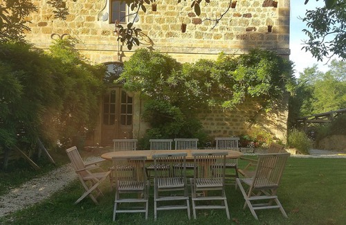 Domme Cabaña | Albergue Dordogne, 5 habitaciones, 5 baños para 9 personas. Encanto y espacio.