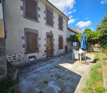 Saint-Georges-de-Mons Casa | Gite du menuisier