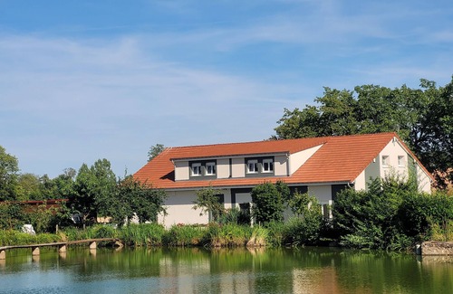 Petitefontaine Casa | Gite Exceptionnel . Bénéficiant D'un Parc au Bord dun Étang , Accès PMR