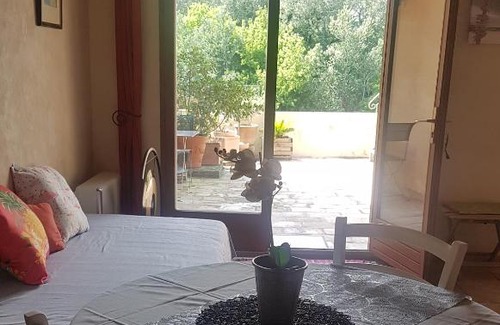Montfrin Casa | Gite face à la rivière -proche du pont du Gard-