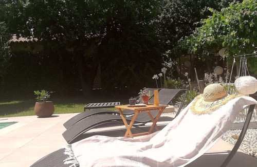 Saint-Paul-Trois-Chateaux Casa | Gîte Le Patio 43m2, spa, piscina, jardín privado a 15 minutos de Grignan