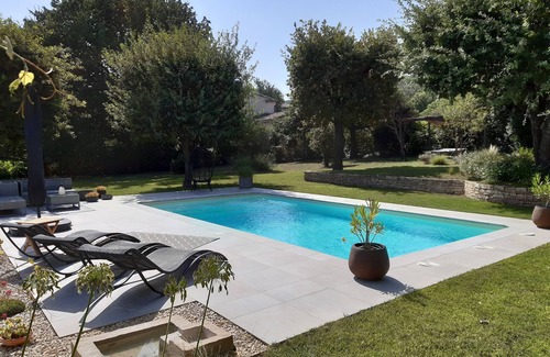 Saint-Paul-Trois-Chateaux Casa | Gîte Le Patio 43m2, spa, piscina, jardín privado a 15 minutos de Grignan