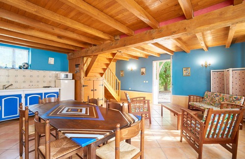 Saint-Sulpice-de-Roumagnac Casa | Gîte 'La Bergerie' con piscina compartida, terraza privada y Wi-Fi