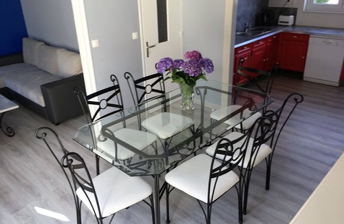 Fecamp Casa | ALQUILER EN UNA ZONA TRANQUILA A POCOS PASOS DEL CENTRO ACUÁTICO Y TIENDAS
