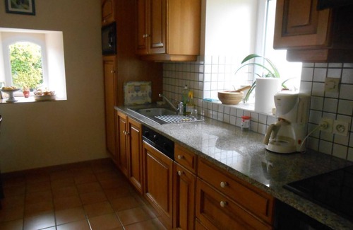 Douarnenez Casa | Gîte in character house, quiet, between sea and countryside, sleeps 5