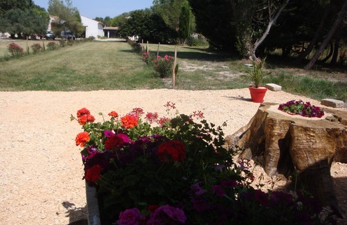 Saint-Gilles Chalet De Esquí | casa de campo en la pequeña Camarga a orillas del Petit Rhone para el descanso y la tranquilidad
