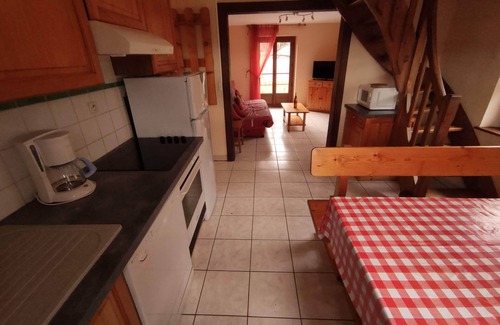 Dommartin-les-Remiremont Cabaña | Gîte dans chalet Lise-Gîte-Familiar-Baño con ducha-Vista a la Montana