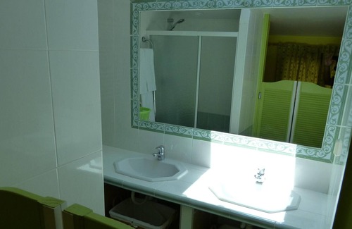 Laudun Cabaña | Gîte l Oliveraie para 2 personas o familia con 2 niños pequeños.