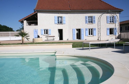 Rochetoirin Casa | La Grimaudiere-Casa-Habitación con desagüe-Confortable-Vista a la Piscina