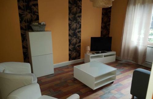 Saint-Georges-de-Mons Casa | Gite La maison d'Odette