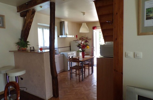 Magny Casa | Meluzine tranquila con vistas y un sonido hermoso y relajante: el río.