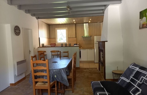 Saint-Andre-dAllas Casa | Gite La salamandre, furnished accommodation ***