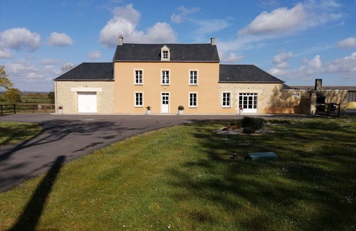 Le Molay-Littry Casa | ALQUILER: GRAN CASA DE VACACIONES EN EL PAÍS CON BILLAR, GRAN SALA DE ESTAR