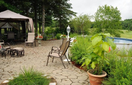 Mauricie Cama Y Desayuno | Gîte le Grandelinois - L'angeline - Suite Cama Queen con Sofá Cama