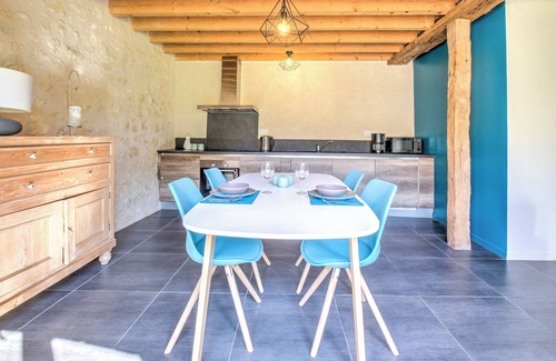 Chassaignes Casa | 'Gîte Le Pigeonnier' con piscina compartida, Wi-Fi y aire acondicionado