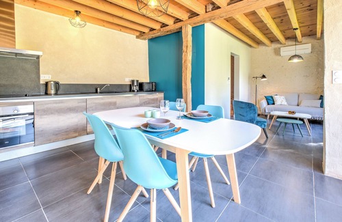 Chassaignes Casa | 'Gîte Le Pigeonnier' con piscina compartida, Wi-Fi y aire acondicionado