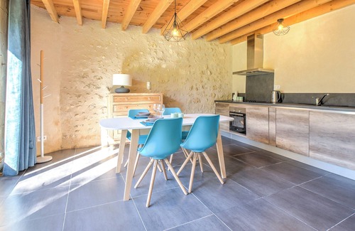 Chassaignes Casa | 'Gîte Le Pigeonnier' con piscina compartida, Wi-Fi y aire acondicionado