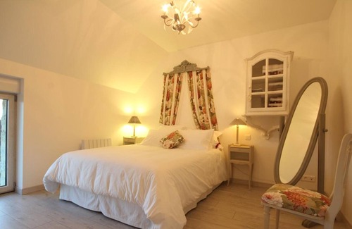 Le Pin-la-Garenne Cabaña | Gite Le Pin-la-Garenne, 3 bedrooms, 9 persons