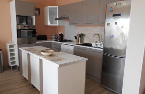 Pirou Casa | CASA A 200M DEL MAR, TRANQUILA Y HERMOSA VISTA A LA COSTA