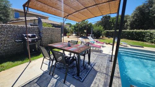 Suze-la-Rousse Casa | GITE LES MENTHES SAUVAGES 26