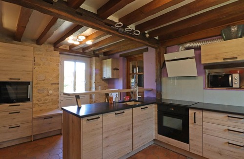 Les Ventes-de-Bourse Cabaña | Gite Les Ventes-de-Bourse, 4 bedrooms, 9 persons