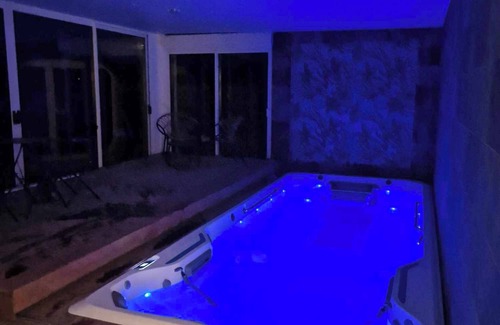 Saint-Omer Casa | Gite Love Room and Spa Romantic Escapade in Saint Omer