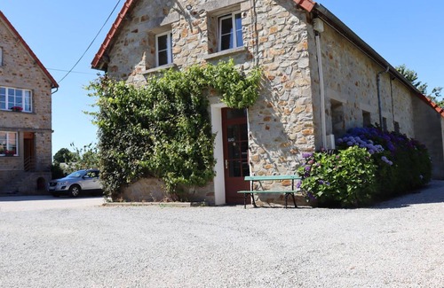 Le Lorey Cabaña | Encantador alojamiento con WIFI, mascotas, jardín y parking cerca de Marigny