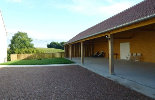 Mauves-sur-Huisne Cabaña | Gite Mauves-sur-Huisne, 5 bedrooms, 12 persons