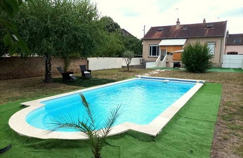 Yzeure Cabaña | Gite Moulins, 3 bedrooms, 6 persons