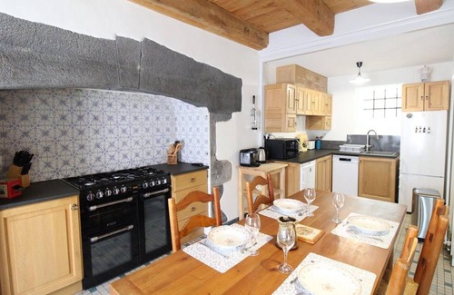 Neuveglise-sur-Truyere Cabaña | Gite Neuvéglise-sur-Truyère, 3 bedrooms, 5 persons