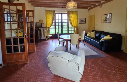 Paulnay Casa | Casa rural Paulnay, 2 dormitorios, 6 personas