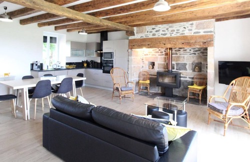 Pleaux Cabaña | Gite Pleaux, 3 bedrooms, 6 persons