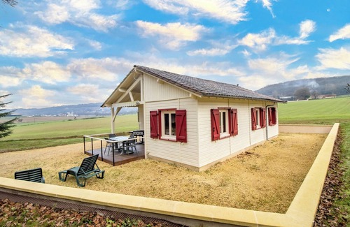 Montignac Casa | Gîte Prairie – Encanto y Tranquilidad en el Périgord Noir, Piscina Compartida, Terraza y Naturaleza