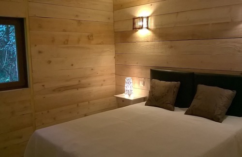 Vernet-les-Bains Cabaña | Alquiler de casas rurales y B & B en las estribaciones de la montaña del Canigó con piscina.