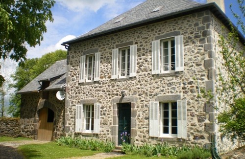 Saint-Cirgues-de-Malbert Cabaña | Gite Saint-Cirgues-de-Malbert, 5 bedrooms, 8 persons