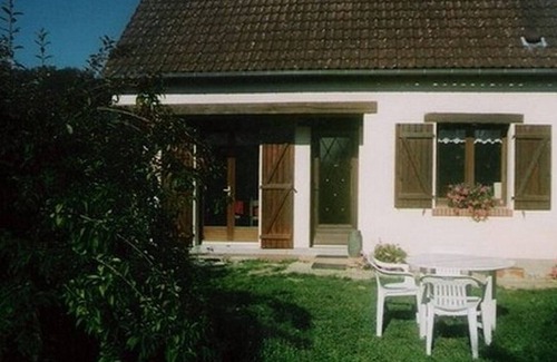 Saint-Denis-de-l'Hotel Casa | Casa rural Saint-Denis-de-l'Hôtel, 2 dormitorios, 5 personas