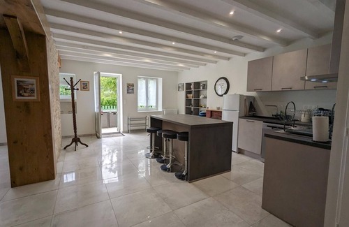 Saint-Gourson Cabaña | Gite Saint-Gourson, 4 bedrooms, 8 persons