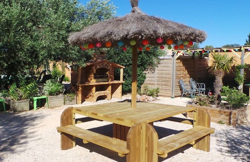 Argeles-sur-Mer Villa | Gite saint julien con terraza en la planta baja con piscina y juegos.