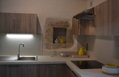 Sebrazac Casa | Casa rural *** "El patio pavimentado"