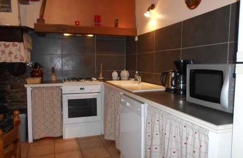 Thebe Casa | GÎTE con gran chimenea - vistas a los Pirineos - Wifi gratuito