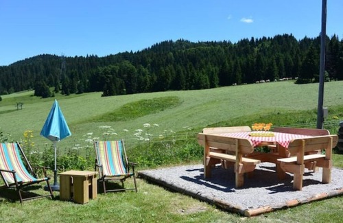 Les Moussieres Casa | Gîte with panoramic view - Haut-Jura Natural Park