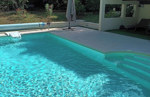 Piolenc Cabaña | Casa con piscina y terraza