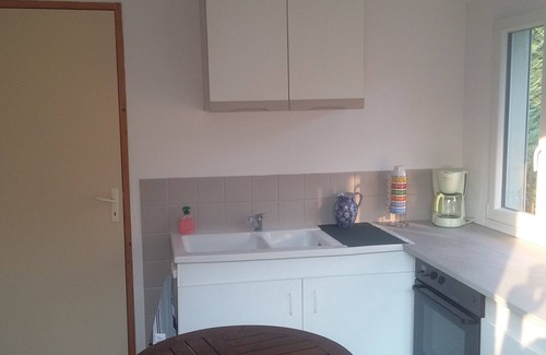 Vire-sur-Lot Cabina | Gîte with swimming pool and air conditioning on the banks of the Lot