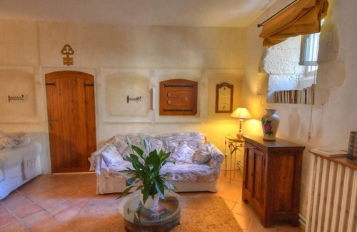 Douchapt Casa | Gite with swimming pool / restaurant nearby
