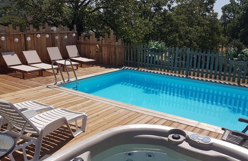 Aubas Chalet De Esquí | Cómoda cabaña para 6 personas con piscina privada