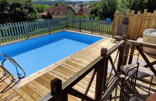 Aubas Chalet De Esquí | Cómoda cabaña para 6 personas con piscina privada