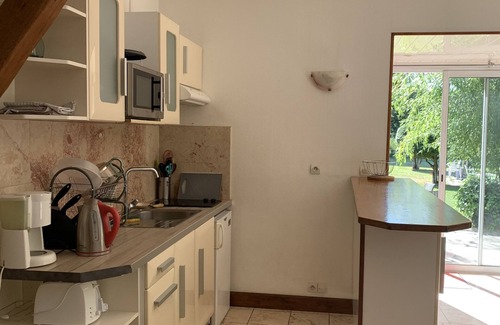 Montigny-sur-Loing Apartamento | Casas rurales entre el bosque de Fontainebleau, a lo largo del río con acceso a tenis y piscina