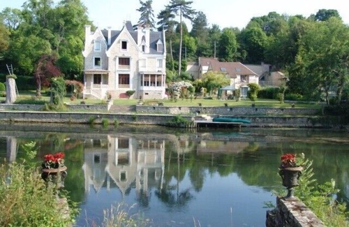 Montigny-sur-Loing Apartamento | Casas rurales entre el bosque de Fontainebleau, a lo largo del río con acceso a tenis y piscina