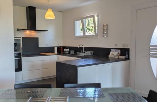 Cussac-Fort-Medoc Casa | Gîtes for up to 10 people Heated swimming pool in season and Jacuzzi all year round